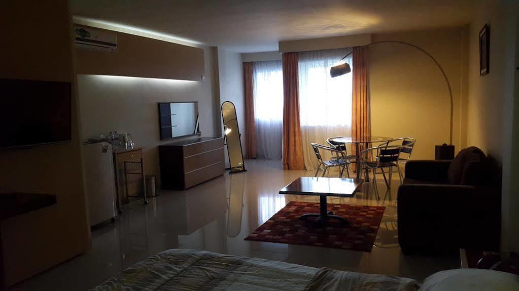 Jhoanie Hotel Tomohon Luaran gambar