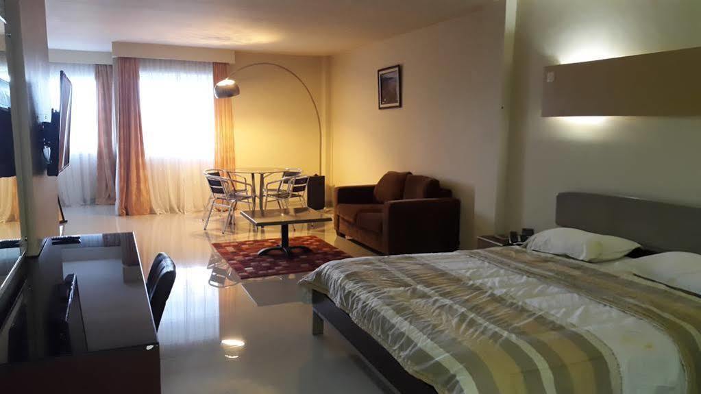 Jhoanie Hotel Tomohon Luaran gambar